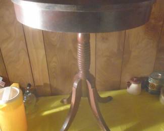 duncan phyfe style table