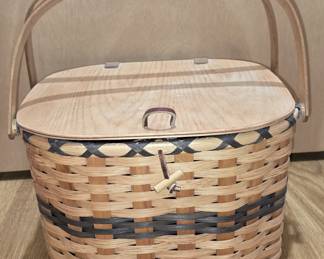 HANDMADE AMISH PIE BASKET signed YODER