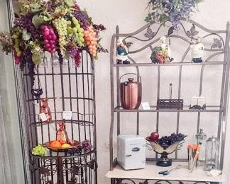 plourd wine bakers rack