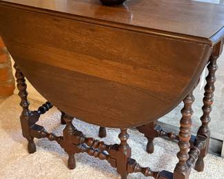 Gateleg table mahogany