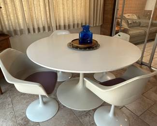 Eero Saarinen style dining set- Circa 1960 Metalcraft Products.