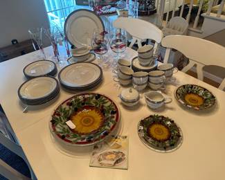 Mikasa China - New China - selling separately and not in a set
Peggy Karr Glass Plates & Bowl