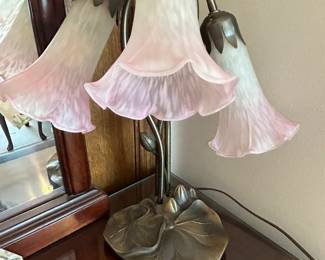 Tiffany Style Tulip Lily Pad Lamp
