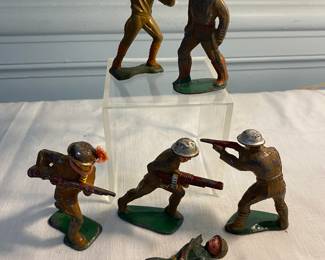Cast iron vintage soldiers.