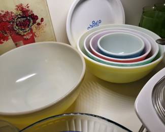 Pyrex Nesting Bowls