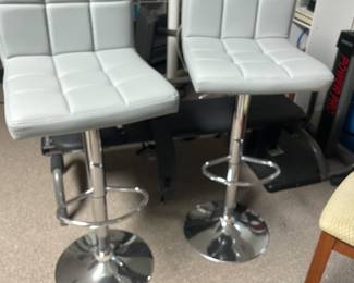 Set of 2 leather barstools with chrome base - swivel and adjustable height