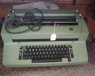 IBM Selectric ii Typewriter