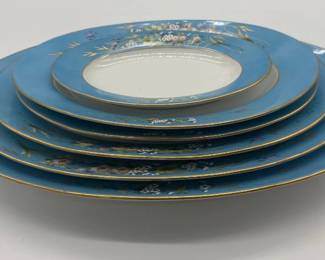 Extensive collection of Old Paris dinner service