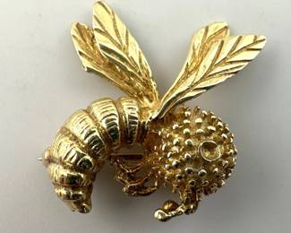 14kt bee pin (missing eye