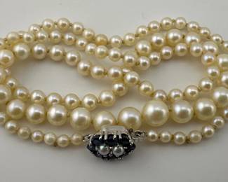 14kt sapphire and graduated pearl strand