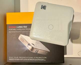 Kodak Luma 150 portable wireless projector