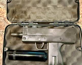 Vulcan V10-45 pistol
