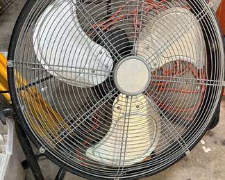 Heavy duty floor fan