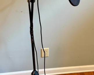 Microphone stand