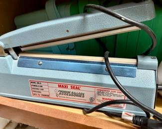 Maxi Seal heat sealer