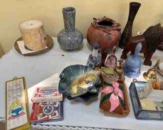 Decorative accessories.