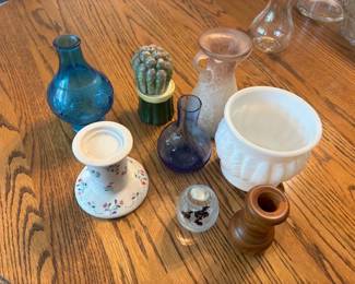 Decorative accessories.