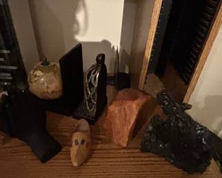 Decorative accessories.