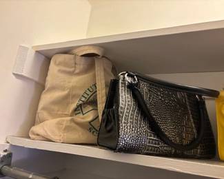 Huge selection of Miche hand bags and covers.