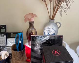 Decorative accessories.