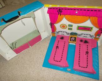 Barbie and Stacie sleep and keep vintage case