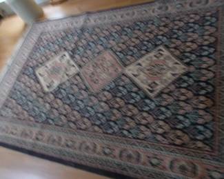 Approx 5x8 area rug