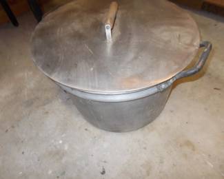 Heavy duty large fish fry pot
