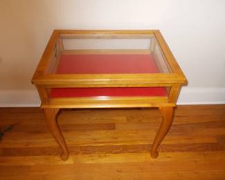 Curio table
