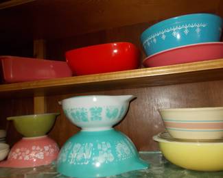 PRETTY PYREX