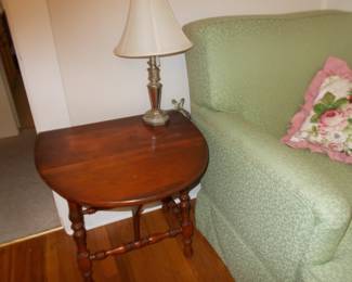 Double side drop leaf lamp table