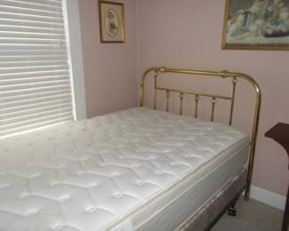Full complete bed Great condition