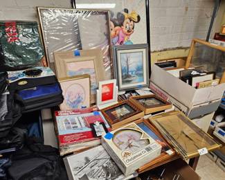 Pictures/Frames, Clocks