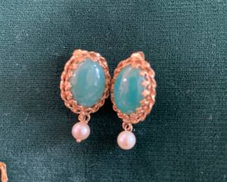 Jade and gold jewelry