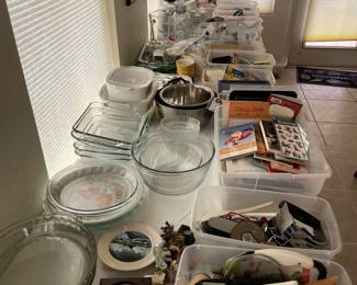 Large selection of bakeware, kitchen utensils 
