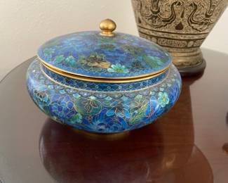 $100 Chinese Zi Jin Cheng Cloisonné Chrysanthemum Blue Flower Lidded Bowl