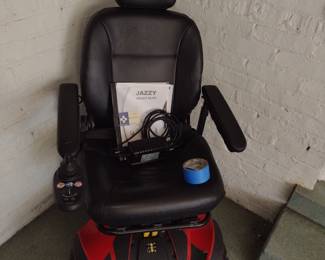JAZZY SELECT ELITE --ELECTRIC SCOOTER --NEW BATTERIES----USED ONCE---WORKS GREAT !!!