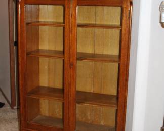 Antique 1900's Double-Door Bookcase/Oak