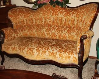 Victorian Chaise/Carved Walnut