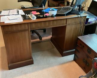 Office Desk with chair