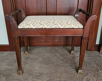 Small vanity seat