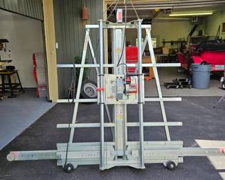 Panel saw - model C4 with a Milwaukee 31/4hp power unit