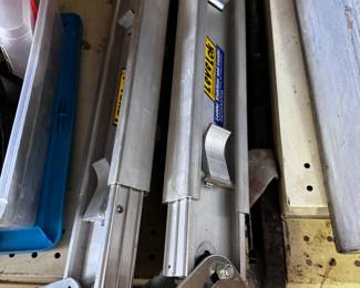 Ladder stabilizers