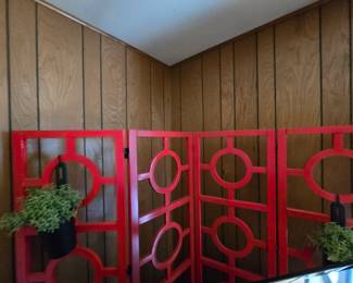 Red room screen