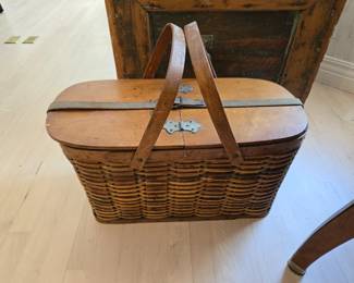 Antique Hawkeye refrigerator basket