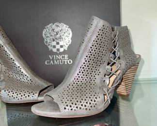 Vince Camuto shoes w/box