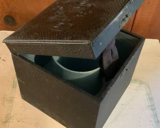 Antique collars and cuffs box, 1900-1930.