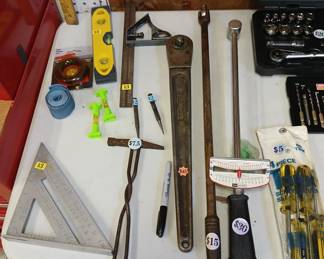 Check out the size of that Snap-On ratchet!