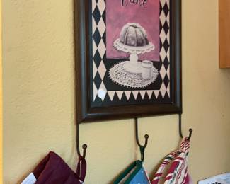 wall decor & seasonal