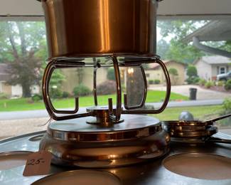 fondue pot