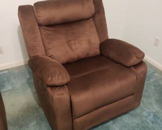 Pair of nice recliners